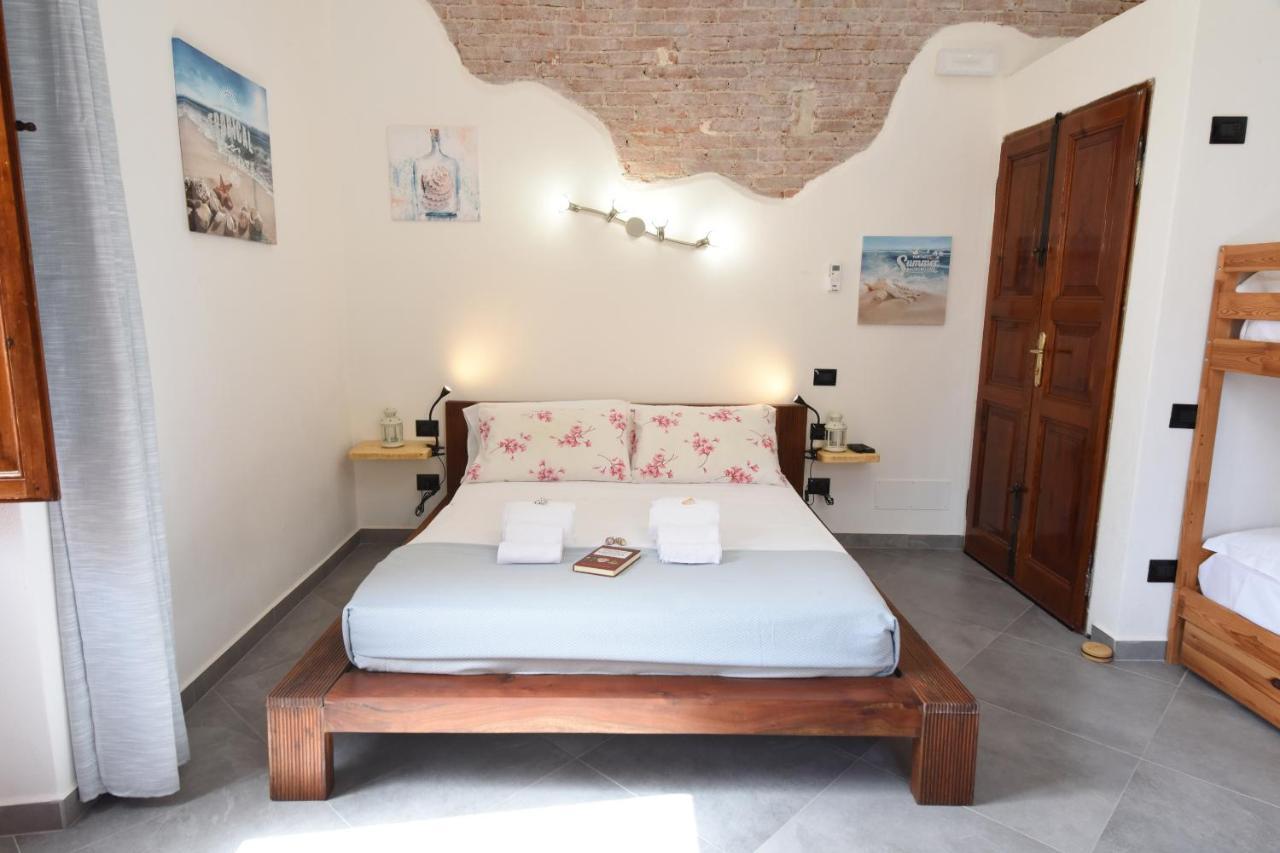 Hotel La Casa Di Dario La Maddalena  Exterior foto